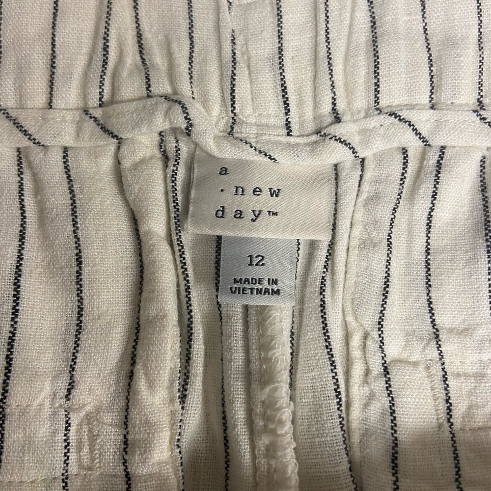 A New Day Striped Linen Blend Shorts (12) - Picture 6 of 7